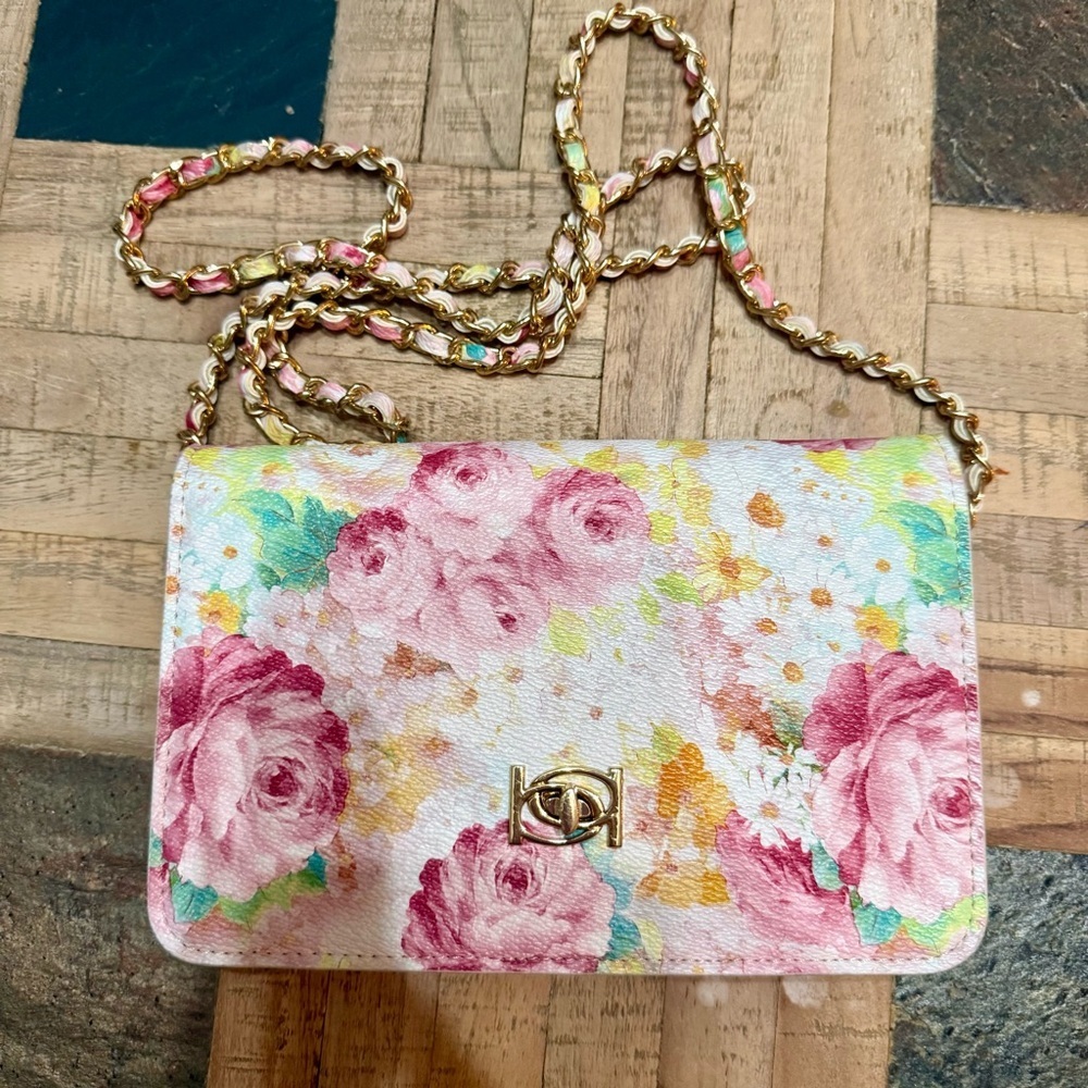 NWOT Bebe Shabby Chic Floral Crossbody Bag with Gold Chain